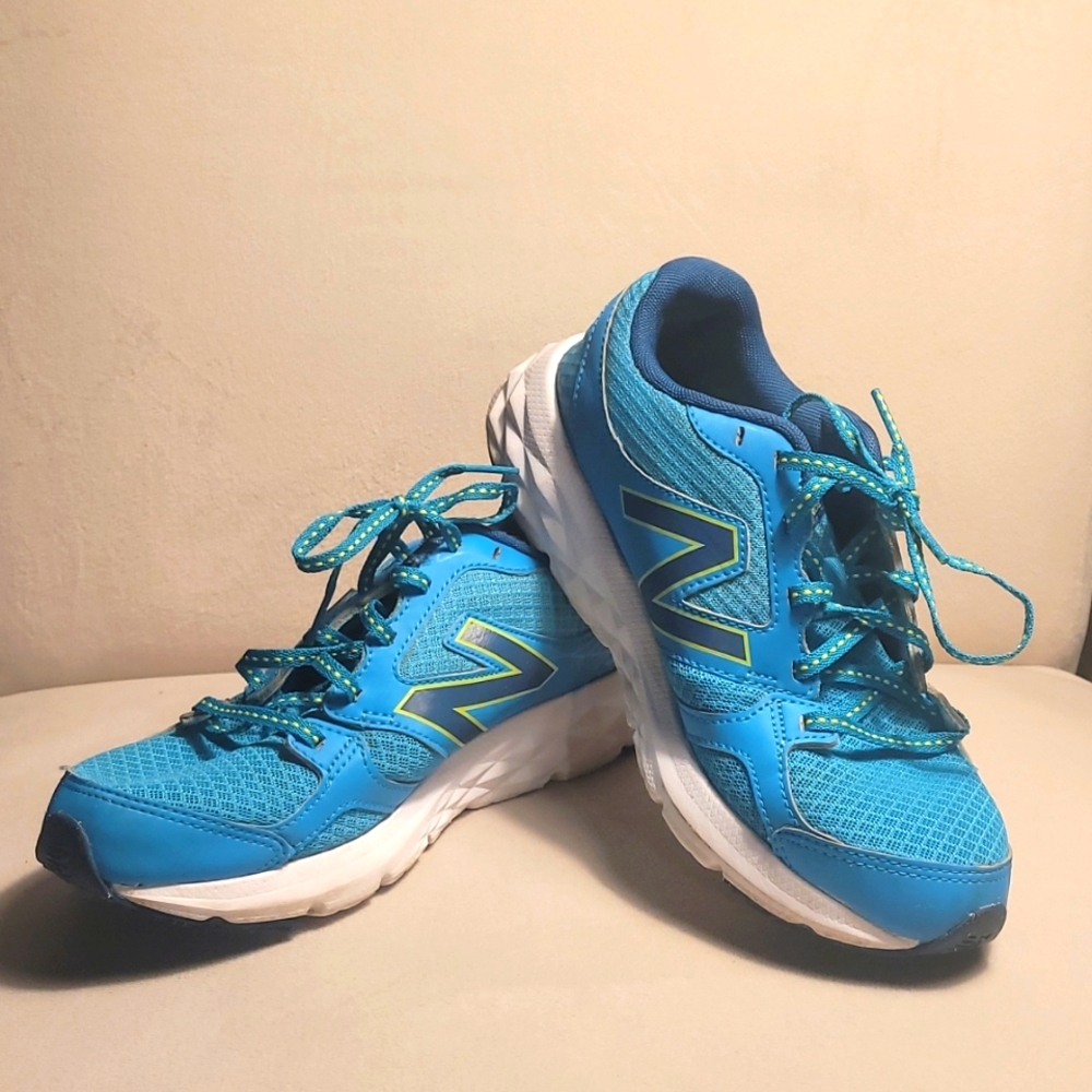 Size 7 New Balance Teal Sneakers, 490v3 Speed Ride